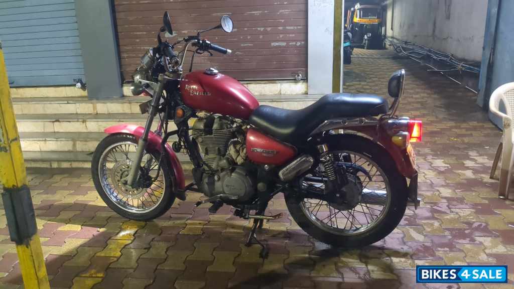 Red Royal Enfield Thunderbird TwinSpark 350