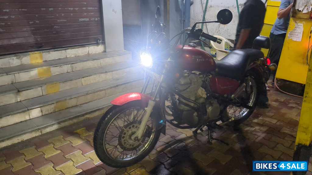 Red Royal Enfield Thunderbird TwinSpark 350