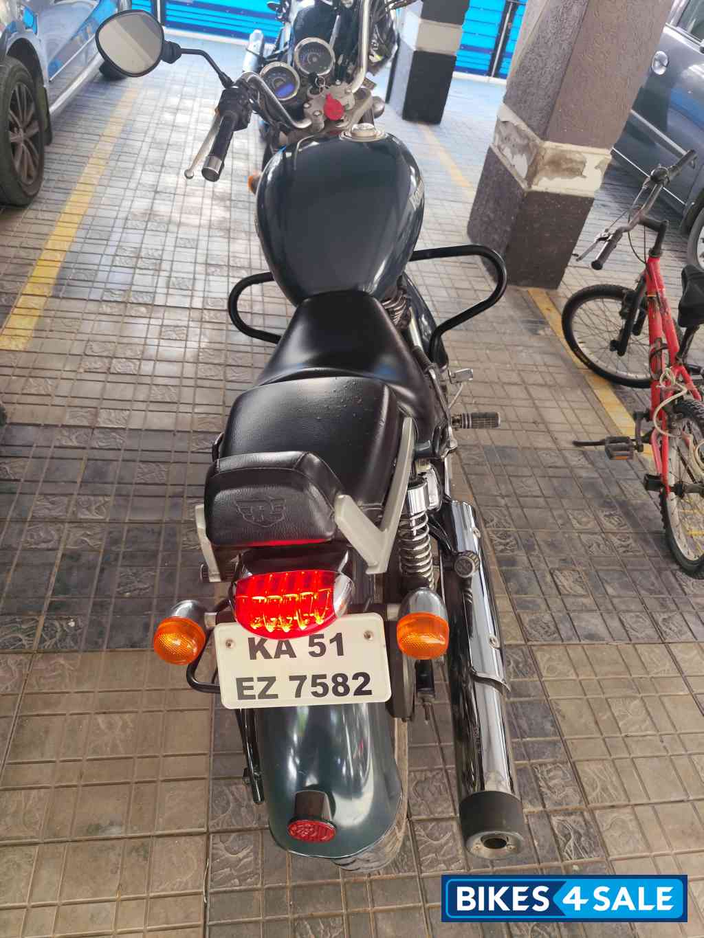 Royal Enfield Thunderbird 350 Royal Enfield Thunderbird 350