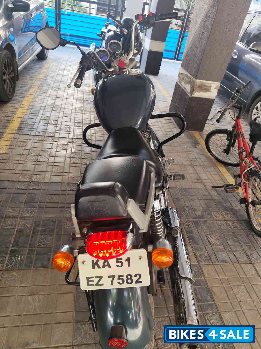 Royal Enfield Thunderbird 350 Royal Enfield Thunderbird 350