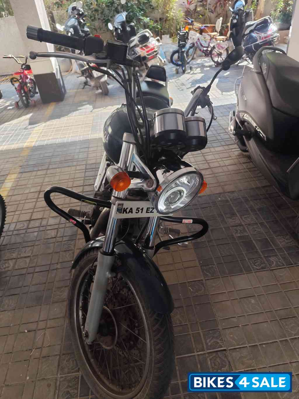 Royal Enfield Thunderbird 350 Royal Enfield Thunderbird 350