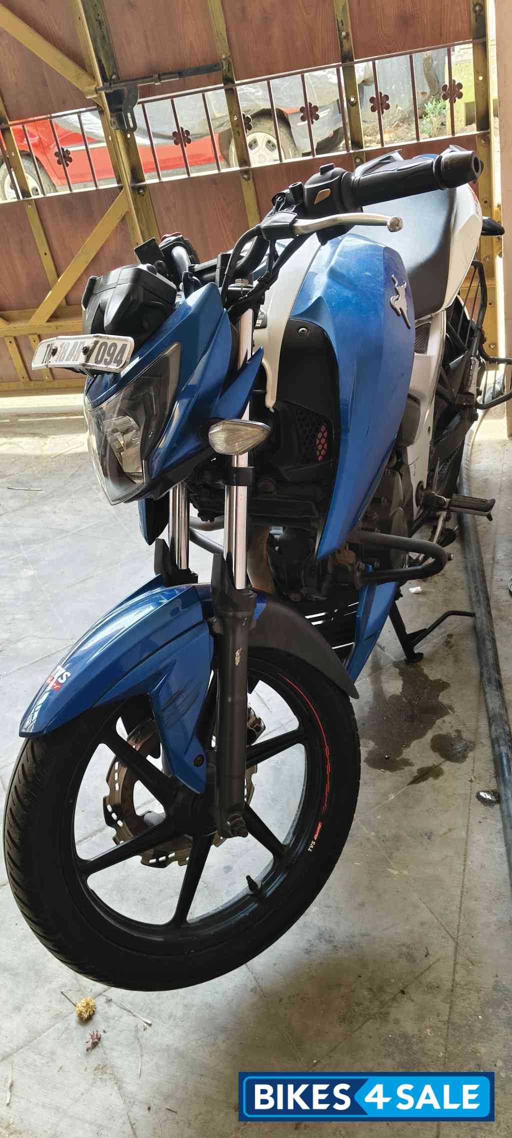 TVS Apache RTR 160 4V TVS Apache RTR 160 4V
