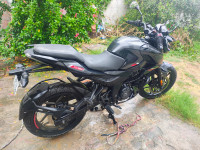 Black Bajaj Pulsar N160
