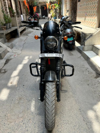 Yezdi Roadster Dark