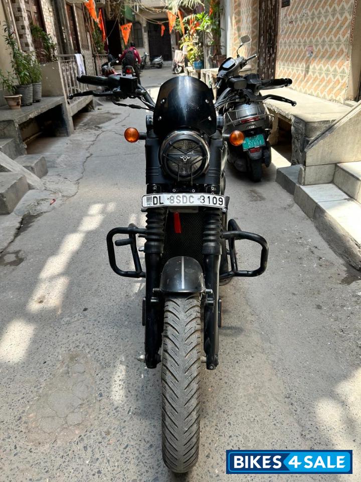 Yezdi Roadster Dark