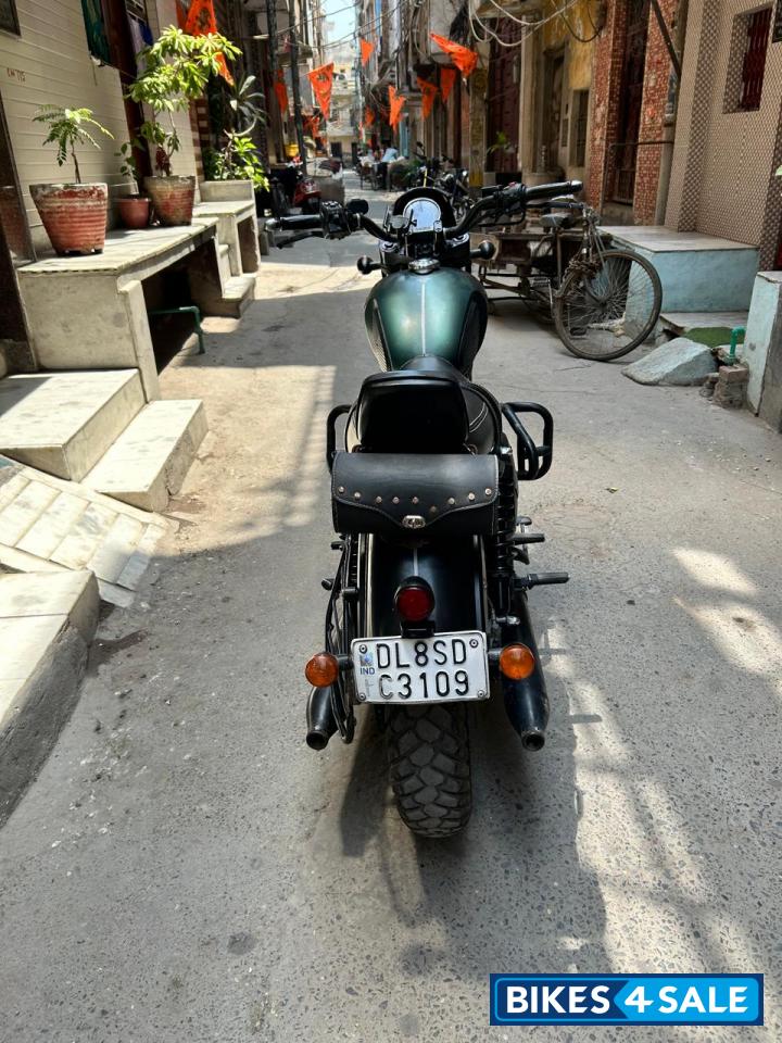 Yezdi Roadster Dark