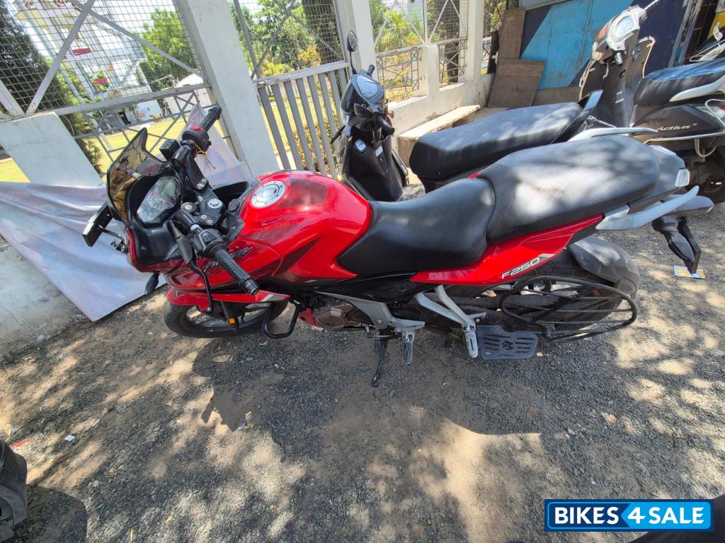 Red Bajaj Pulsar F250
