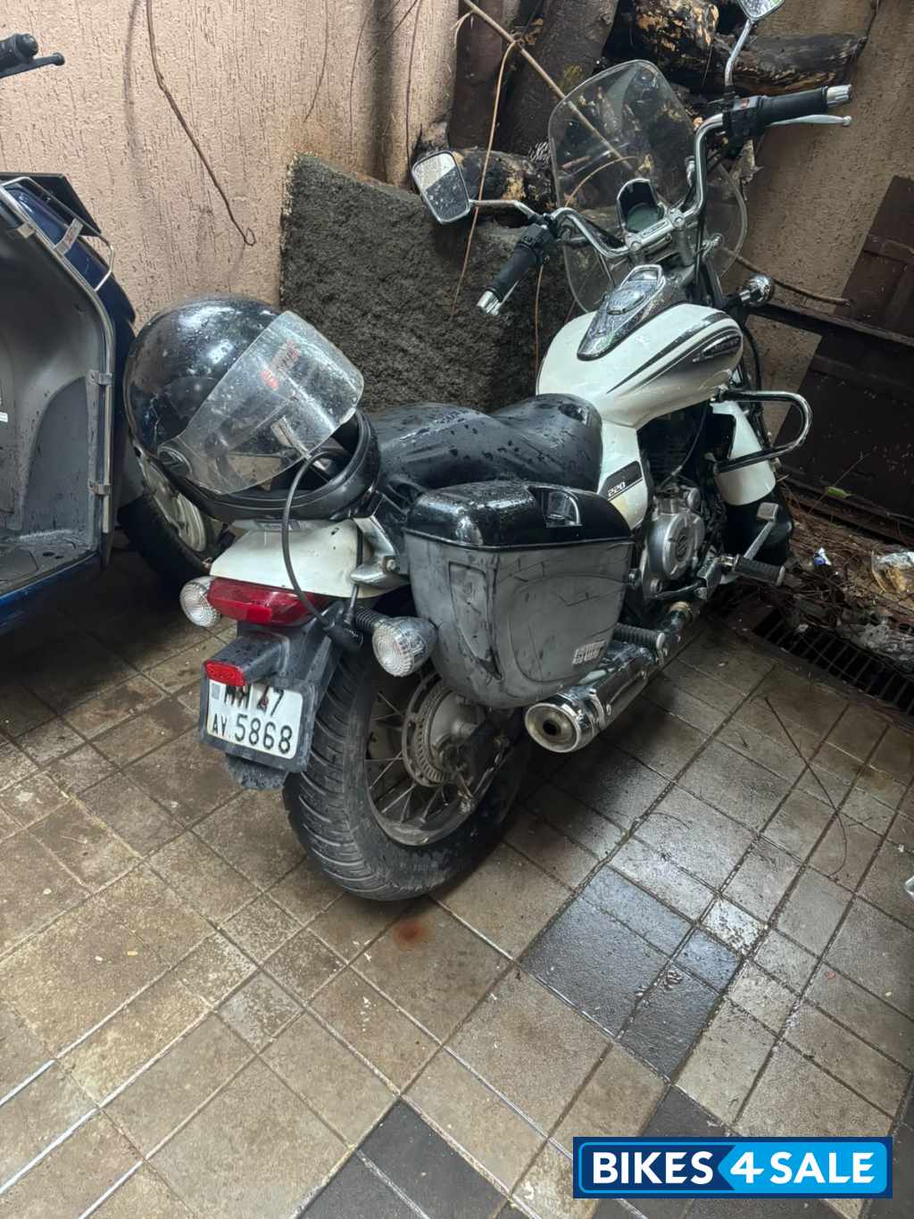 Bajaj Avenger 220 DTS-i Bajaj Avenger 220 DTS-i