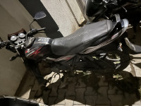 Black Bajaj Discover 100 DTS-Si