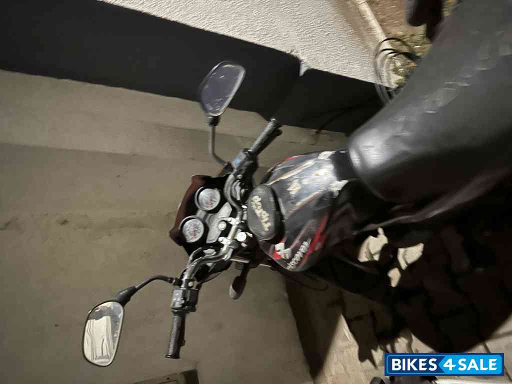 Black Bajaj Discover 100 DTS-Si Black Bajaj Discover 100 DTS-Si