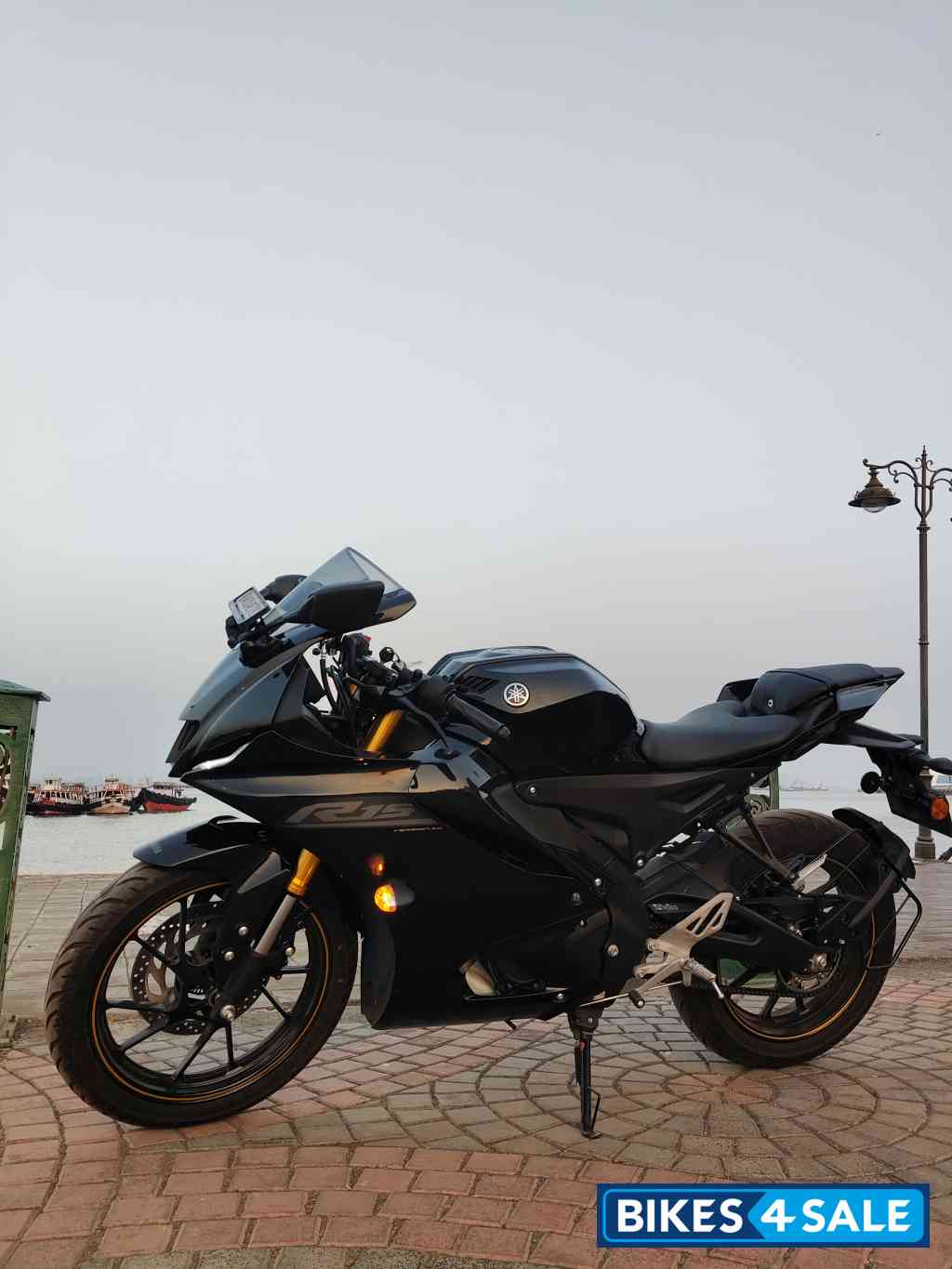 Yamaha R15 V4