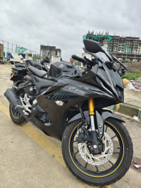 Yamaha R15 V4