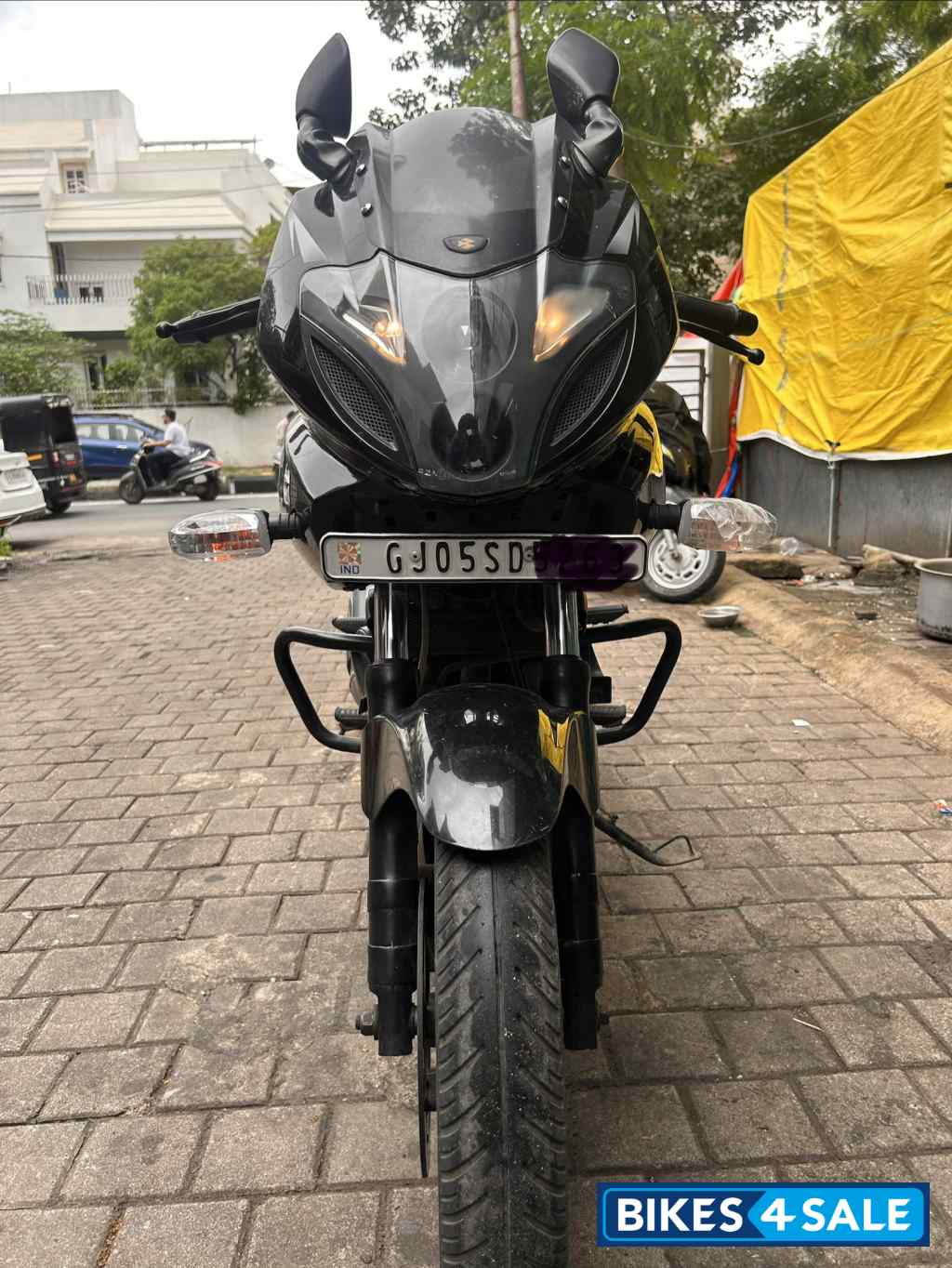 Bajaj Pulsar 220 DTSFi Bajaj Pulsar 220 DTSFi