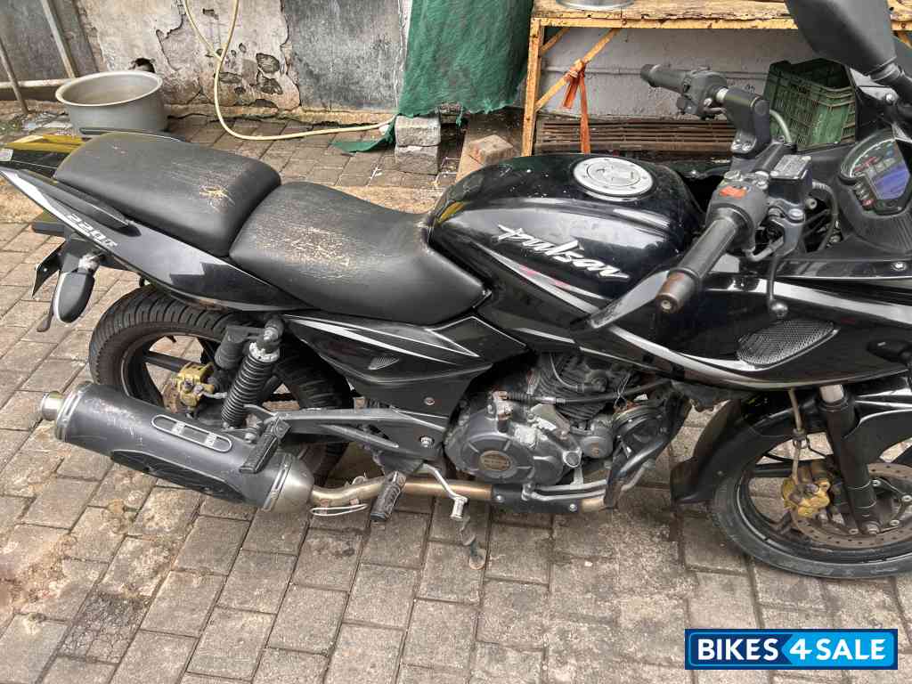 Bajaj Pulsar 220 DTSFi Bajaj Pulsar 220 DTSFi