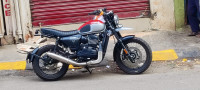 Red Dual Tone Yezdi Scrambler Dual Tone