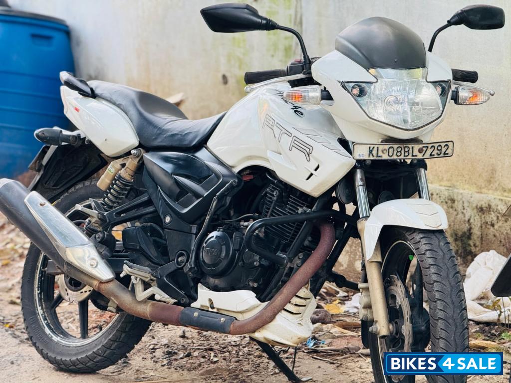 TVS Apache RTR 200 4V