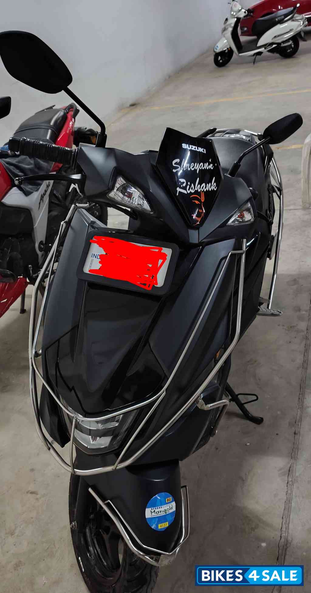 Black Suzuki Avenis 125 Ride Connect Edition Black Suzuki Avenis 125 Ride Connect Edition