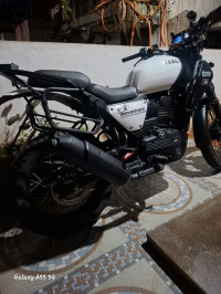 Yezdi Adventure Gloss 2024