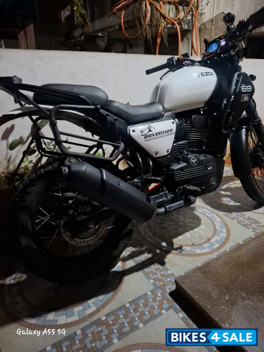 Yezdi Adventure Gloss 2024