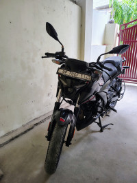 Brooklyn Black Bajaj Pulsar N160