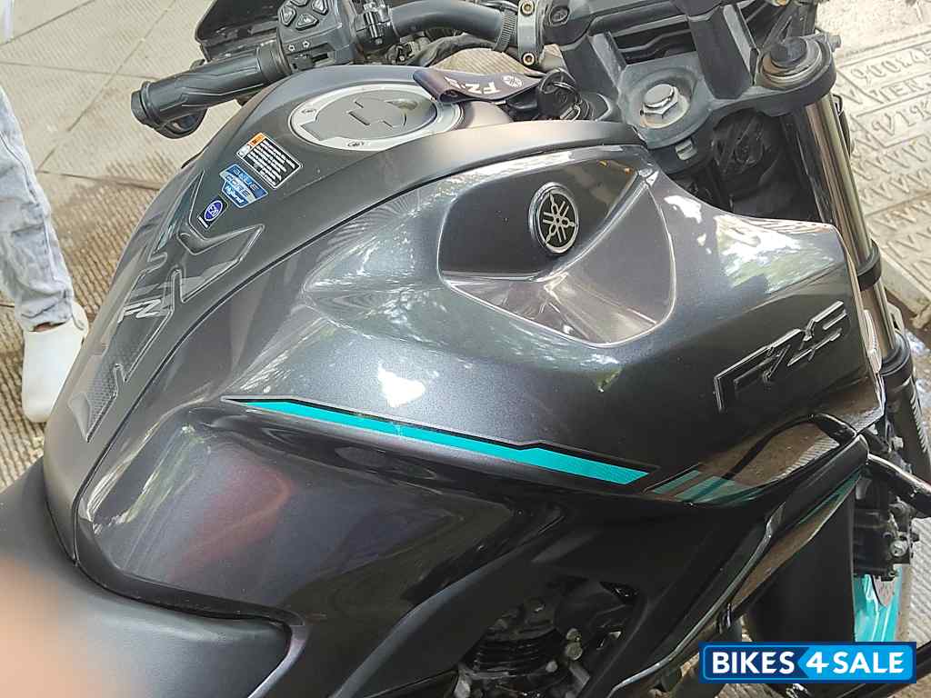 Grey-blue Yamaha FZ-S FI Hybrid Grey-blue Yamaha FZ-S FI Hybrid