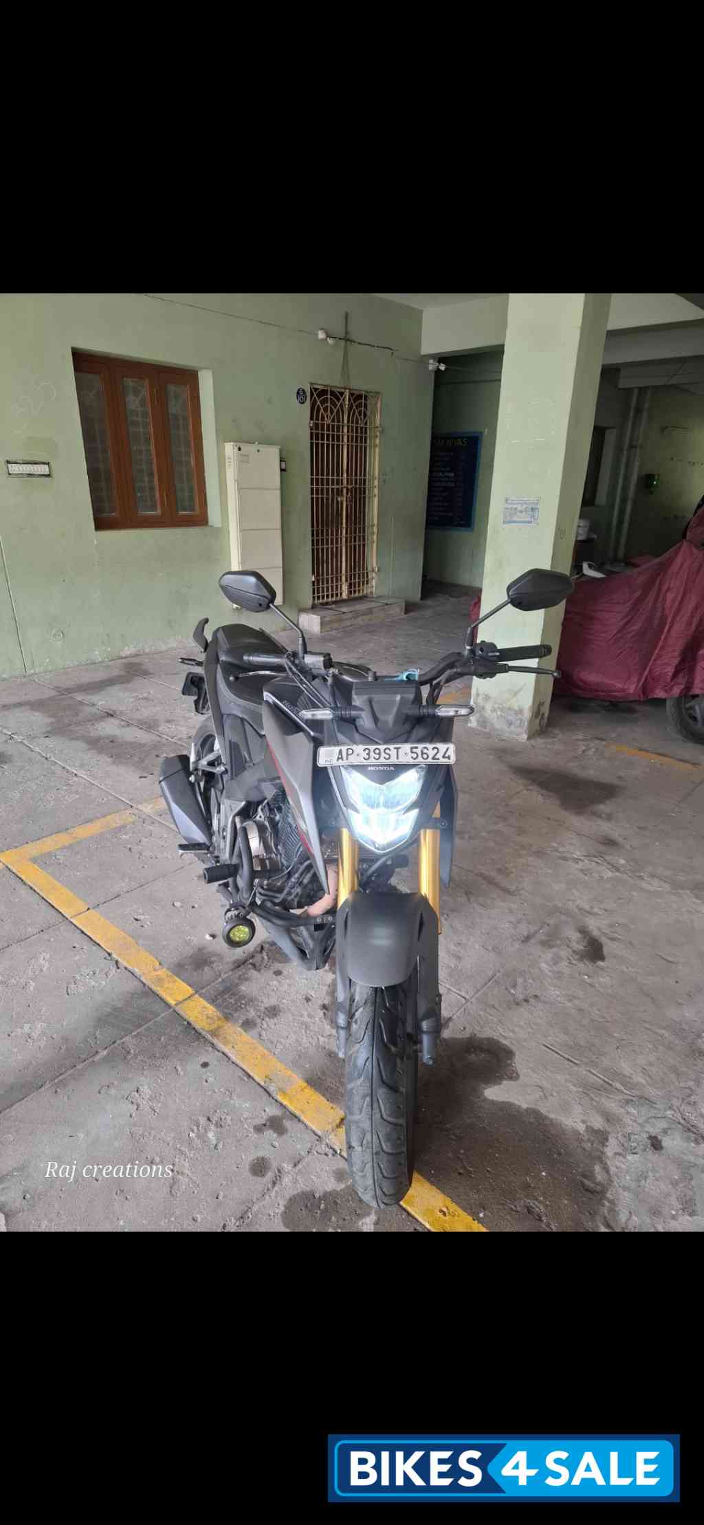 Gray Honda CB300F Deluxe Pro Gray Honda CB300F Deluxe Pro