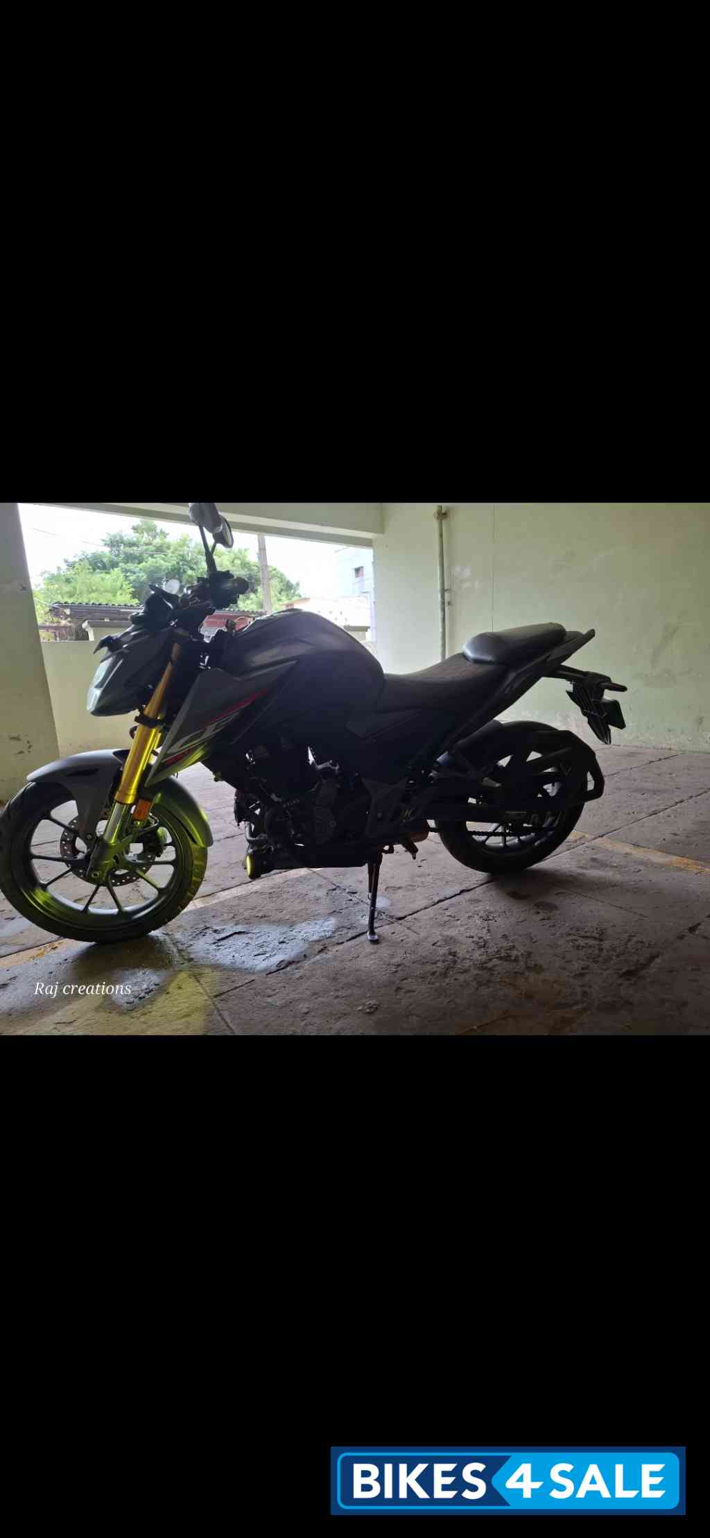 Gray Honda CB300F Deluxe Pro Gray Honda CB300F Deluxe Pro