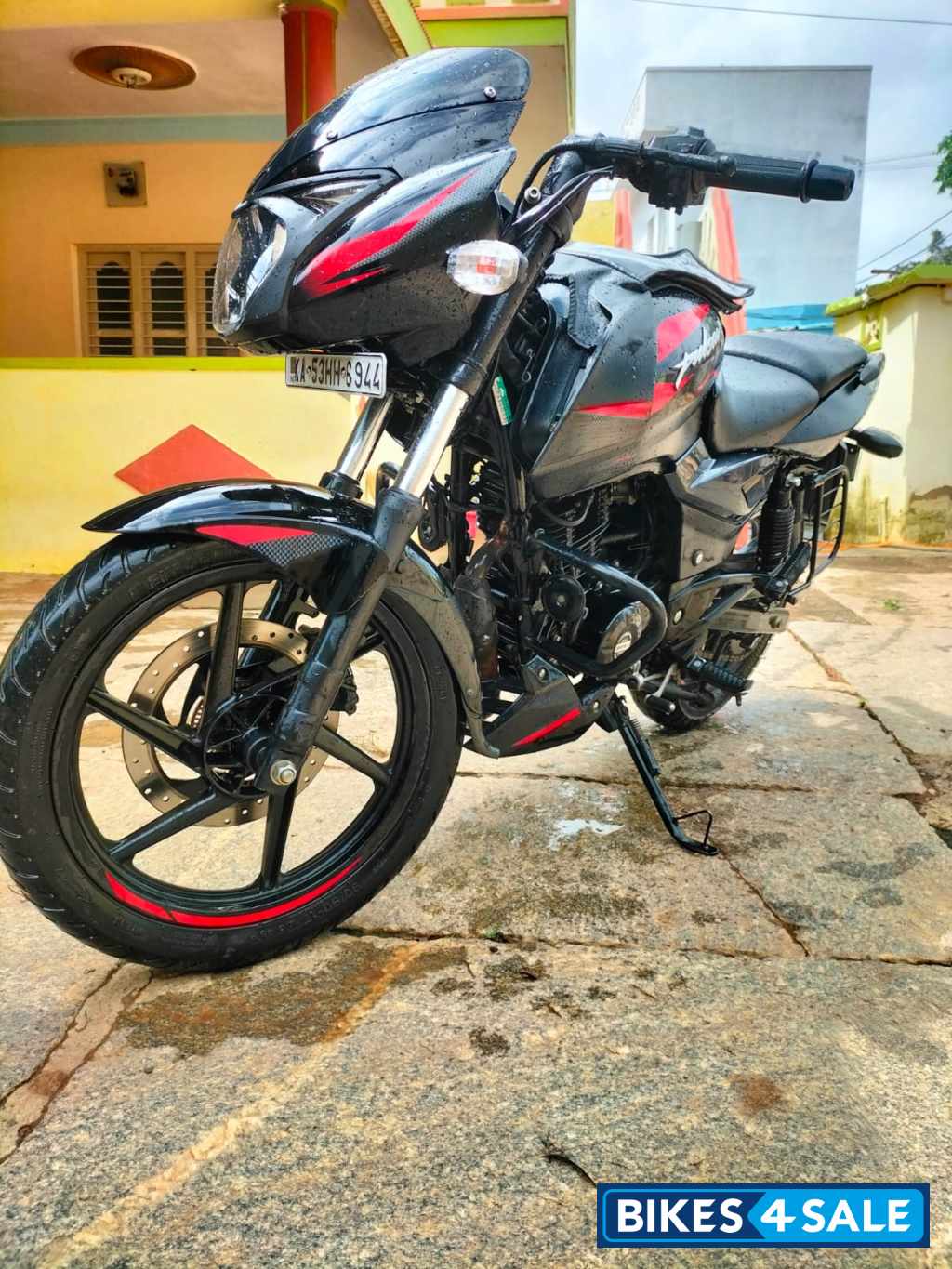 Bajaj Pulsar 150 Twin Disc BS6