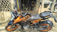 Orange KTM Duke 200 2024