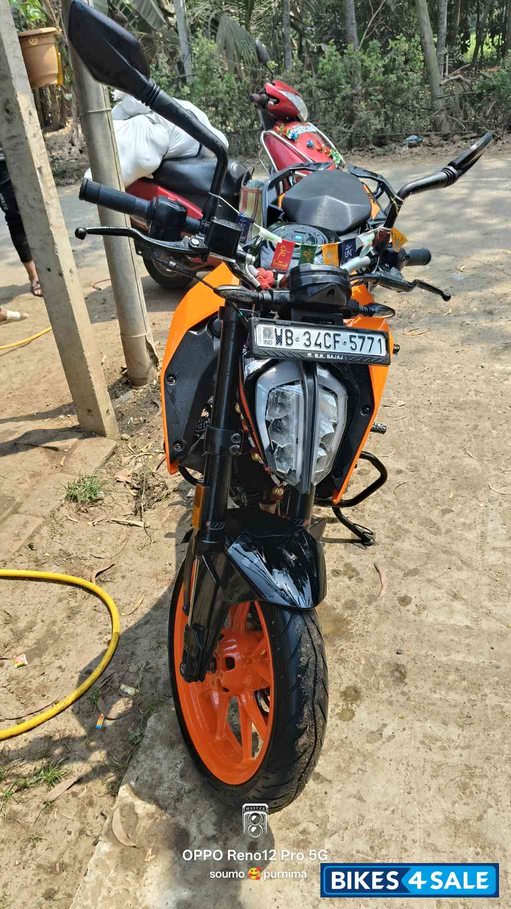 Orange KTM Duke 200 2024 Orange KTM Duke 200 2024