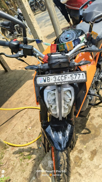 Orange KTM Duke 200 2024