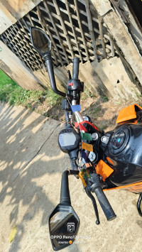 Orange KTM Duke 200 2024