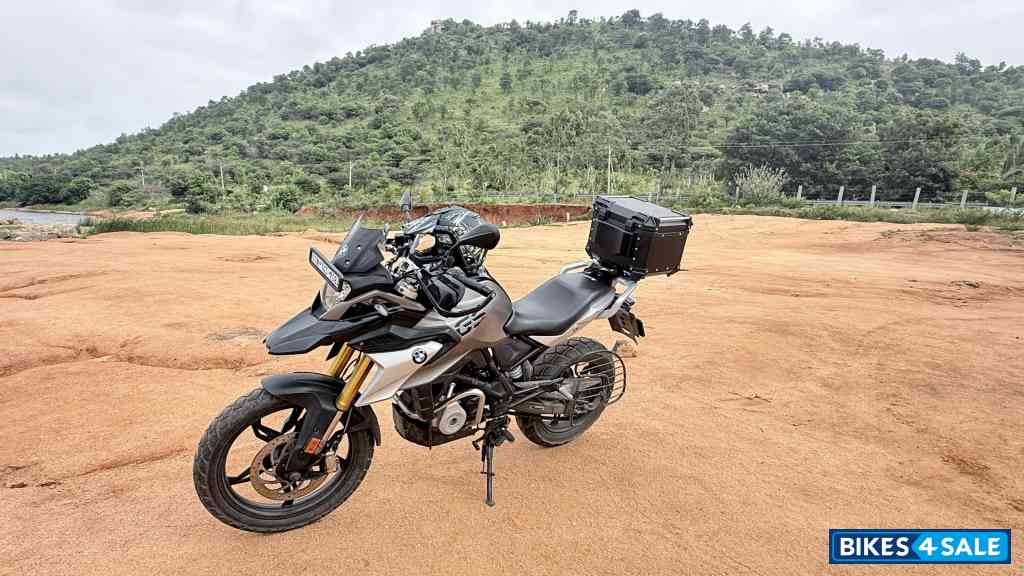 Cosmic Black BMW G 310 R Cosmic Black BMW G 310 R