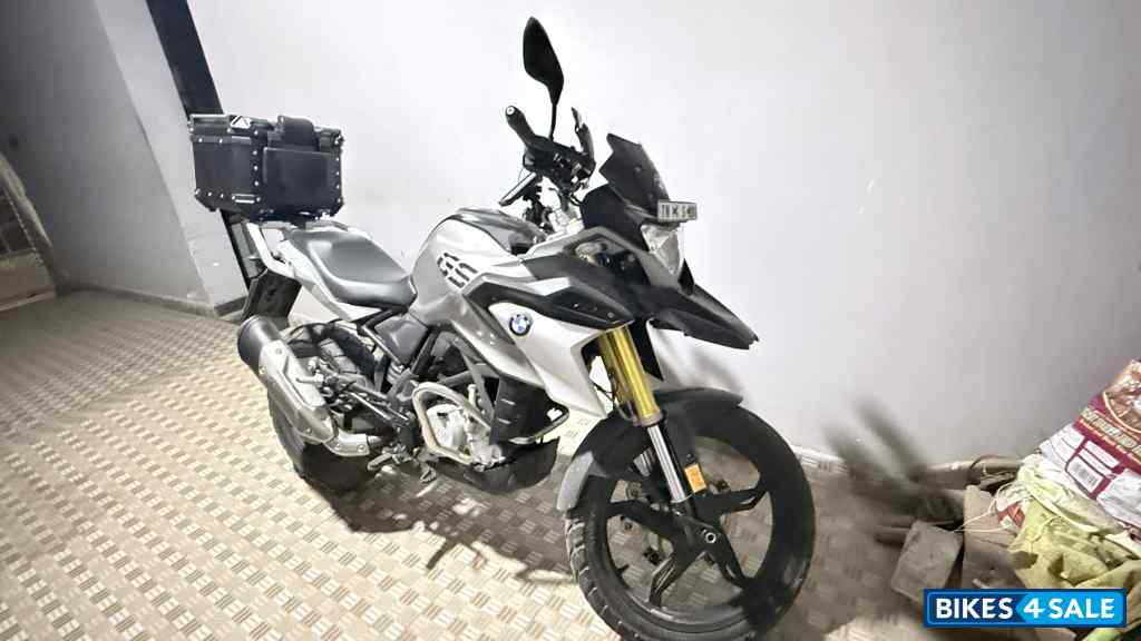 Cosmic Black BMW G 310 R Cosmic Black BMW G 310 R