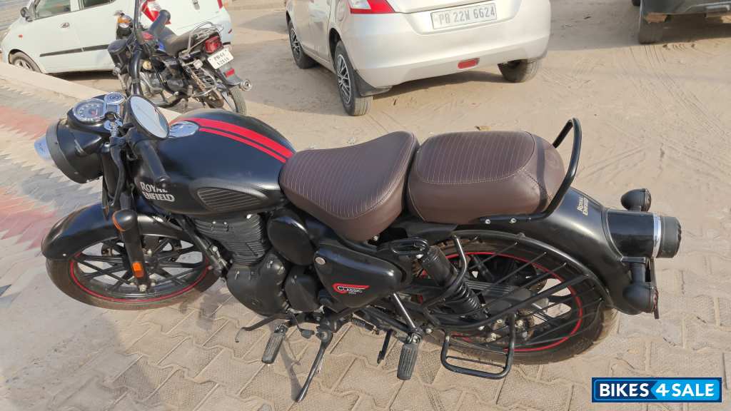 Royal Enfield Classic 350 2024