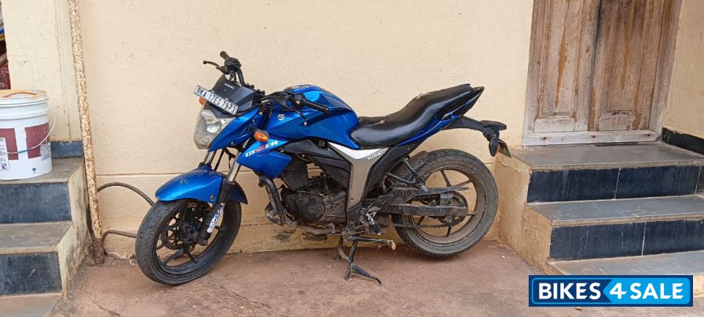 Suzuki GS 150R