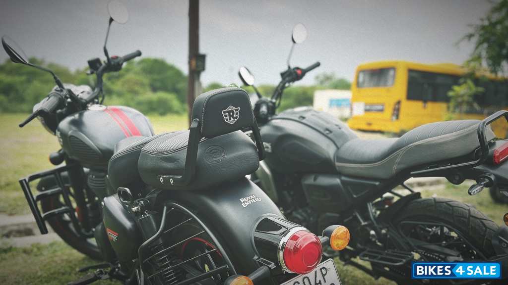 Stealth Black Royal Enfield Classic 350 BS VI Stealth Black Royal Enfield Classic 350 BS VI
