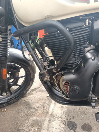 Dapper White Royal Enfield Hunter 350 Metro