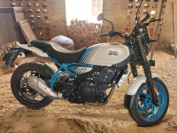 Brava Blue Royal Enfield Guerrilla 450 Flash