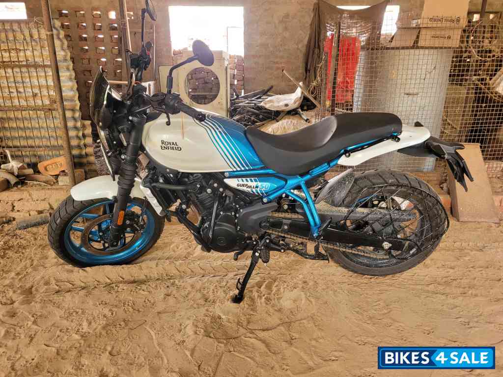 Brava Blue Royal Enfield Guerrilla 450 Flash Brava Blue Royal Enfield Guerrilla 450 Flash