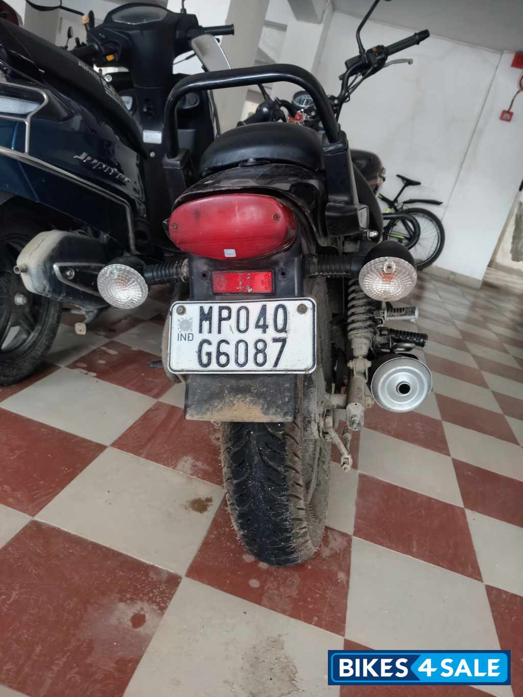 Bajaj Avenger Street 220