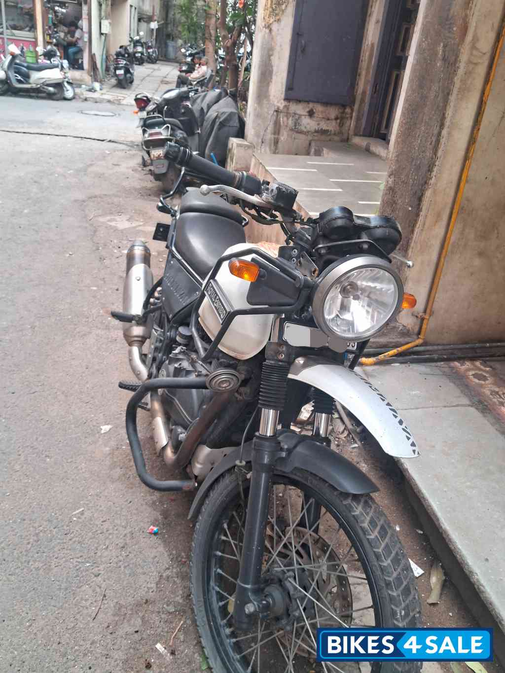 White Royal Enfield Himalayan