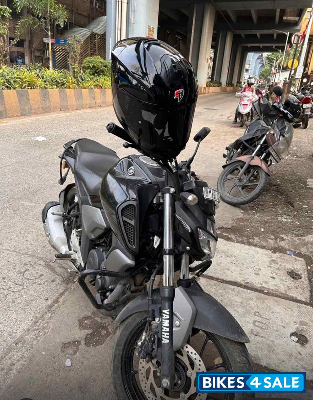 Black Yamaha FZ FI V3 BS6