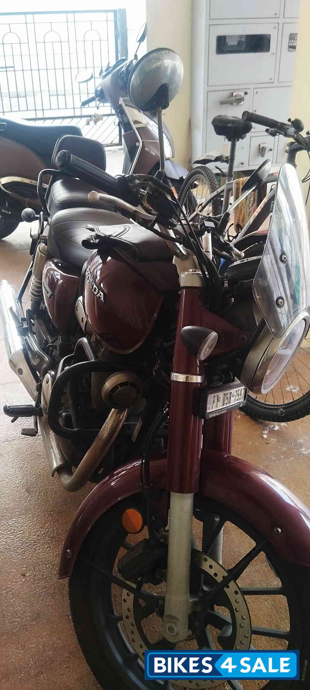 Honda CB350 DLX Pro