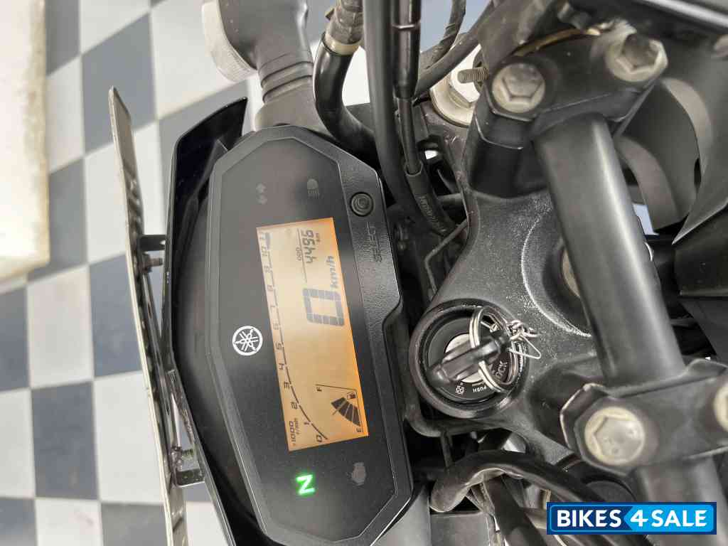 Yamaha FZ25
