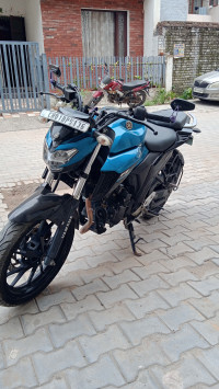 Yamaha FZ25