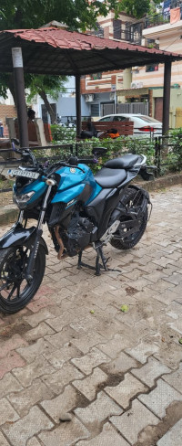 Yamaha FZ25