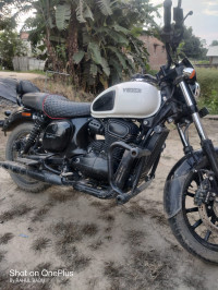 Yezdi Roadster Dual Tone 2022 Model