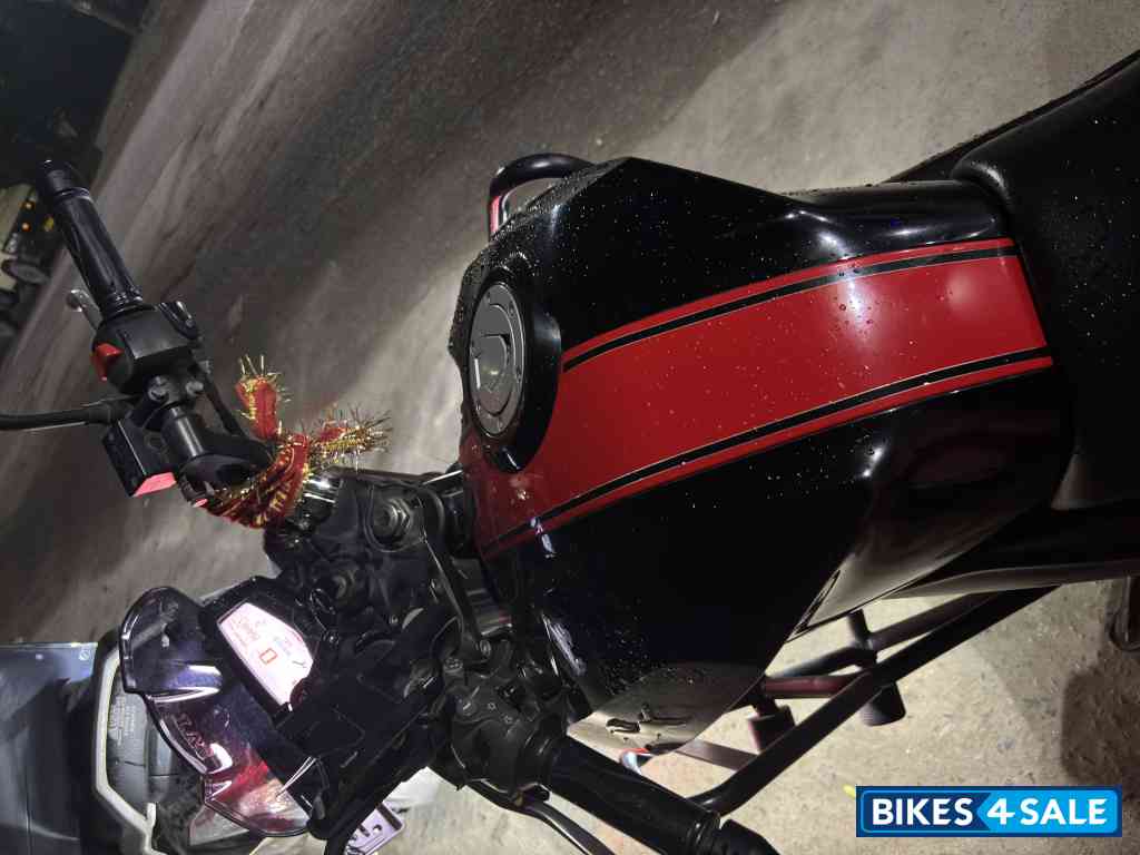 Black & Red TVS Apache RTR 200 4V 2020