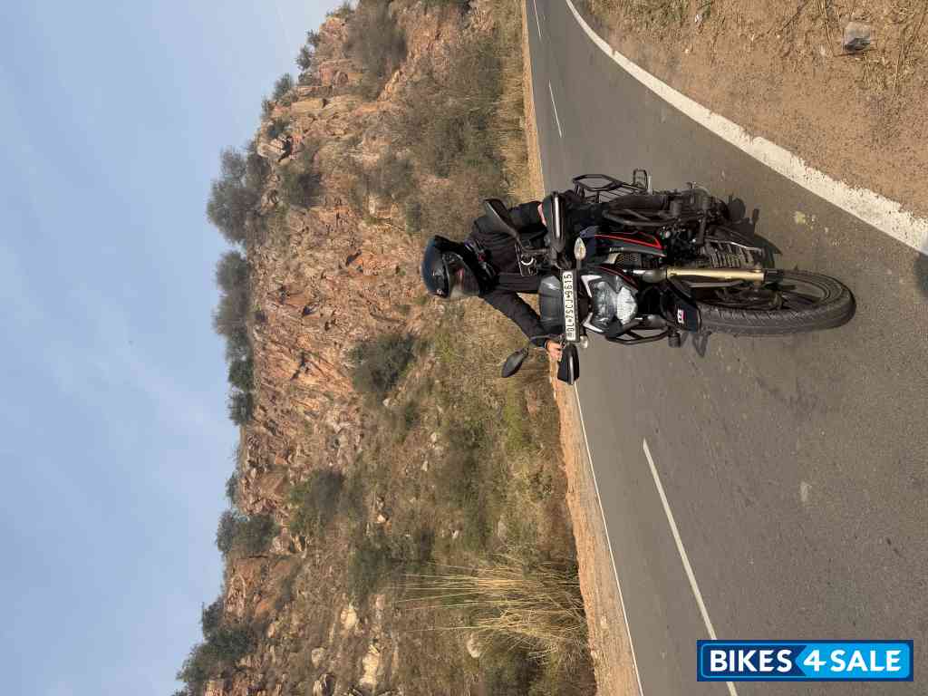 Black & Red TVS Apache RTR 200 4V 2020